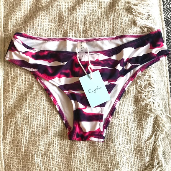 Cupshe berry crush bikini - Picture 3 of 12